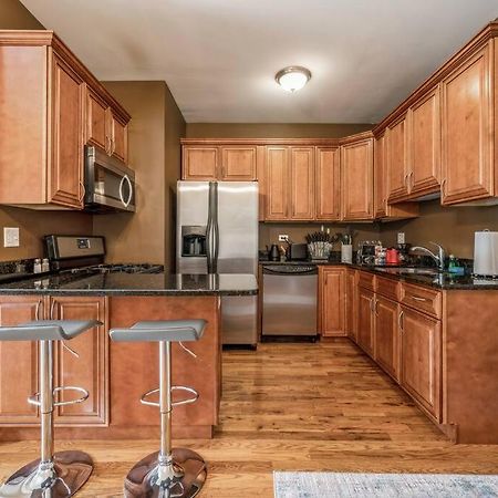Lovely 2 Bed 3 Miles From Dt W Free Parking Chicago Extérieur photo