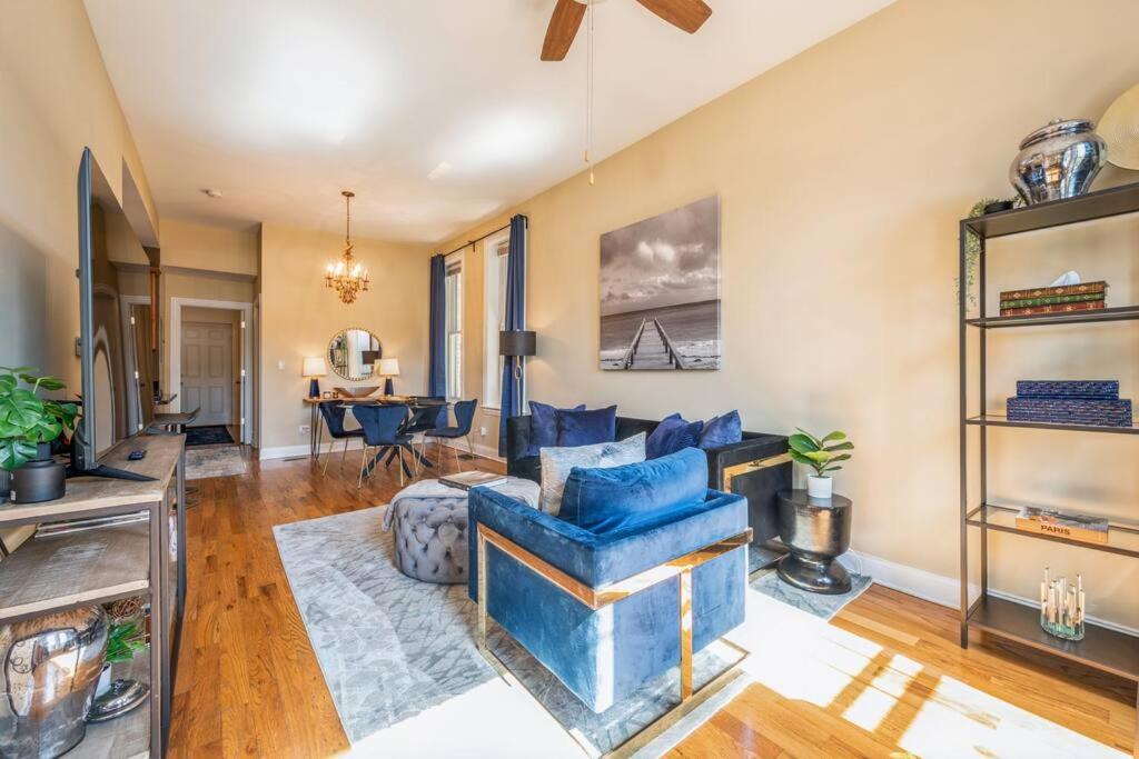 Lovely 2 Bed 3 Miles From Dt W Free Parking Chicago Extérieur photo
