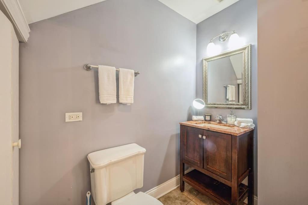 Lovely 2 Bed 3 Miles From Dt W Free Parking Chicago Extérieur photo