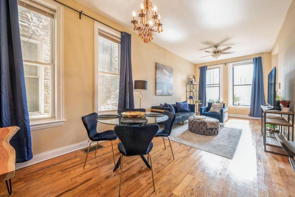 Lovely 2 Bed 3 Miles From Dt W Free Parking Chicago Extérieur photo